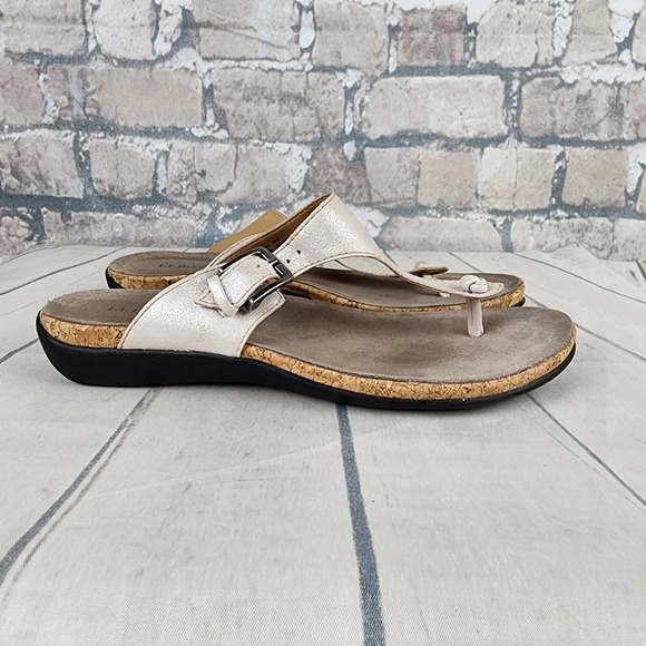 L.L. Bean  Metallic Leather Thong Sandal Pewter Size 10 Gizeh Style - Picture 9 of 15